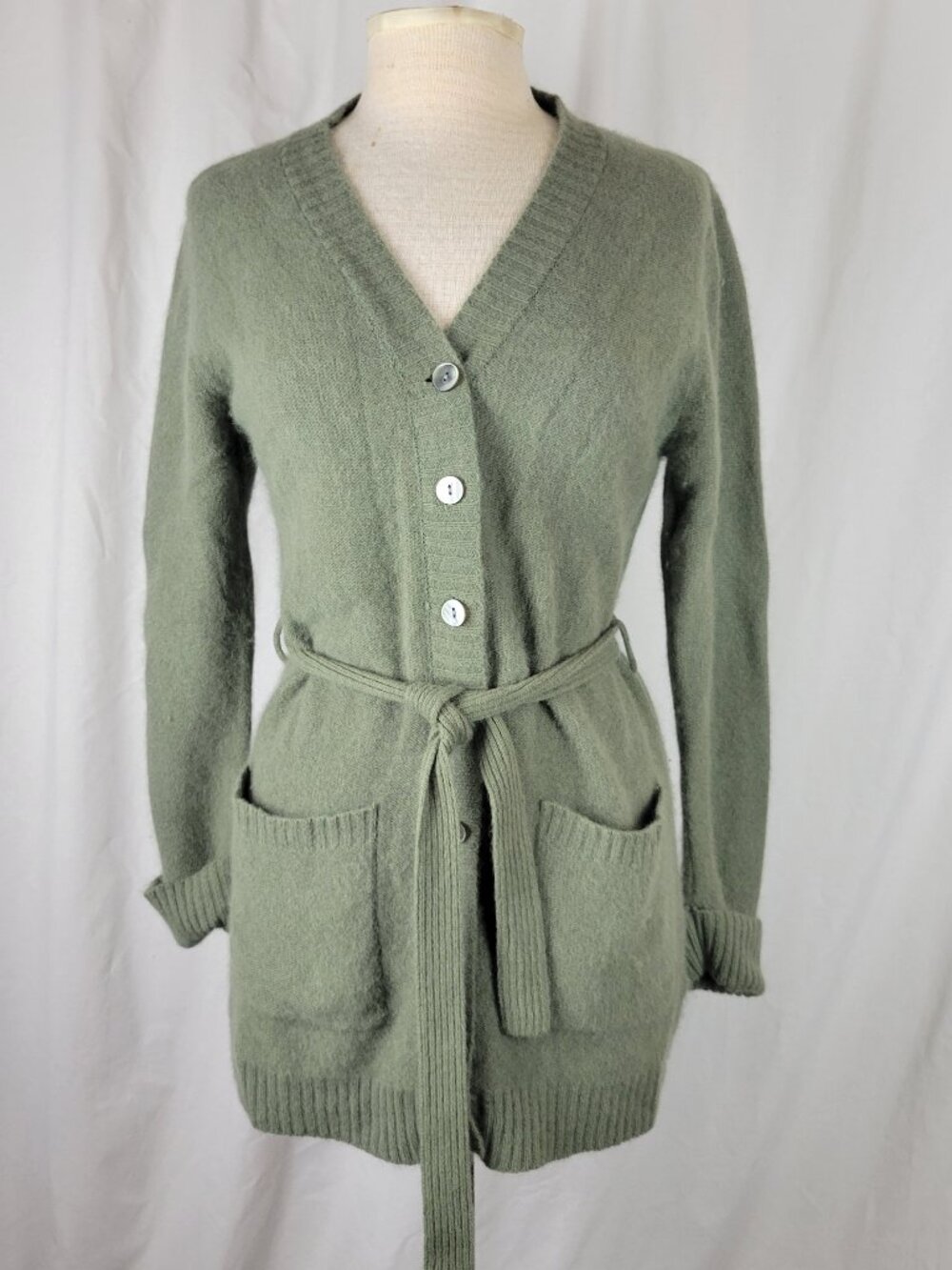 BALLINGER GOLD Soft Green Lambs Wool/Angora Blend Cardigan Sweater - Medium